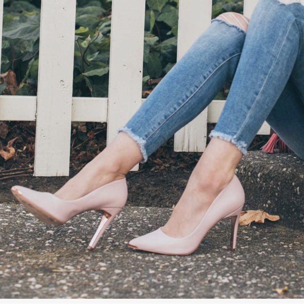Jenn Ardor Light Pink Pumps